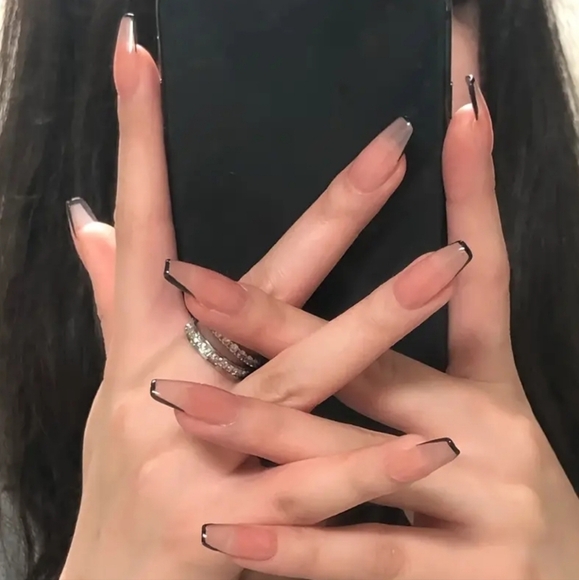 24 Pieces Fake Press On Nails - Picture 6 of 6